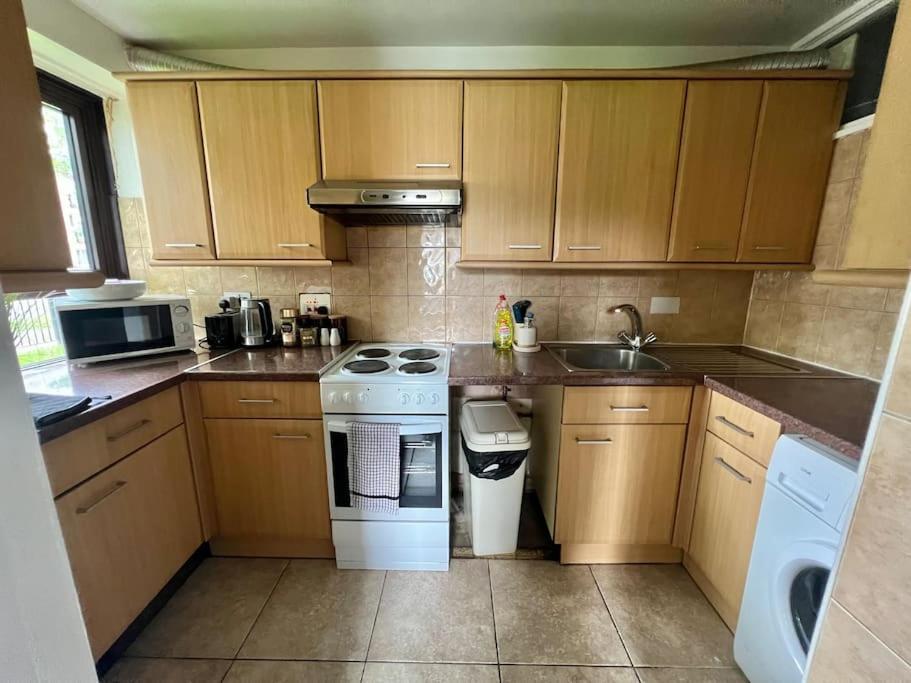 Gorgeous Flat 10 Min Walk To Stadium Free Parking Londres Exterior foto
