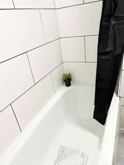 Gorgeous Flat 10 Min Walk To Stadium Free Parking Londres Exterior foto